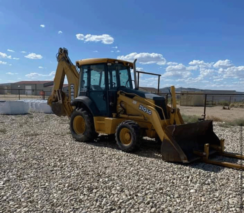 Weekend Warrior Equipment Rental 2005 310SG Backhoe